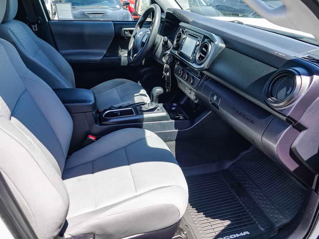Thumbnail: 2017 Toyota Tacoma - 15
