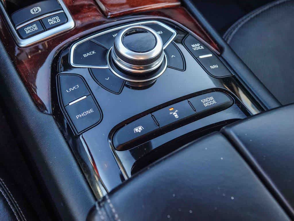 Thumbnail: 2017 Kia K900 - 20