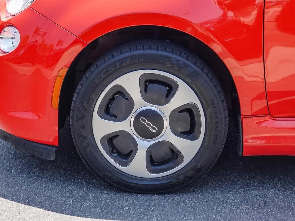 Thumbnail: 2019 Fiat 500e - 10