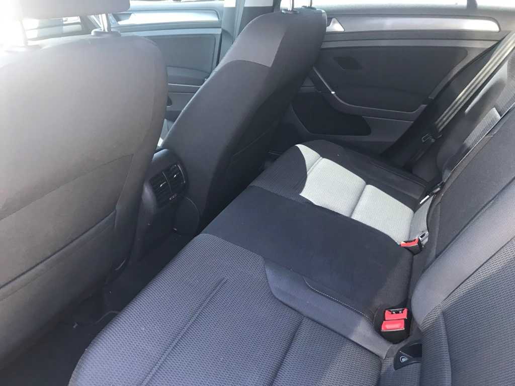 Thumbnail: 2019 Volkswagen e-Golf - 4