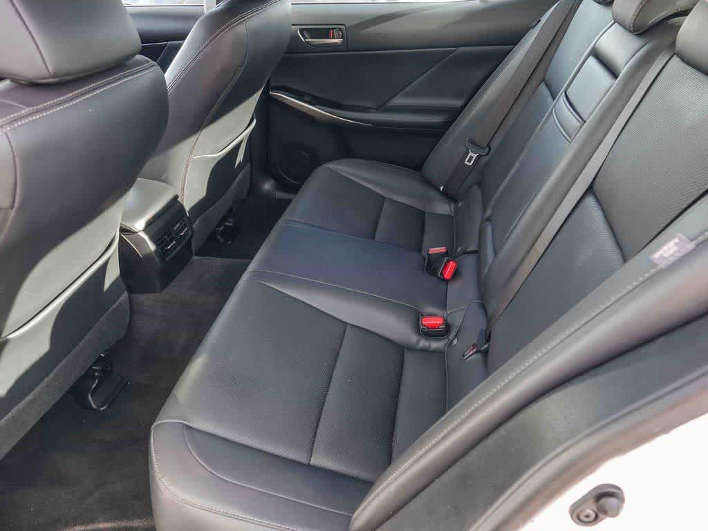 Thumbnail: 2018 Lexus IS - 17