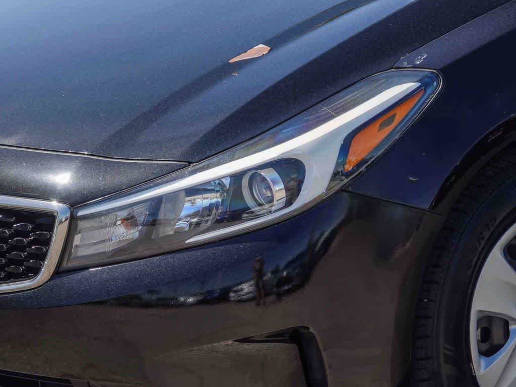 Thumbnail: 2017 Kia Forte - 8