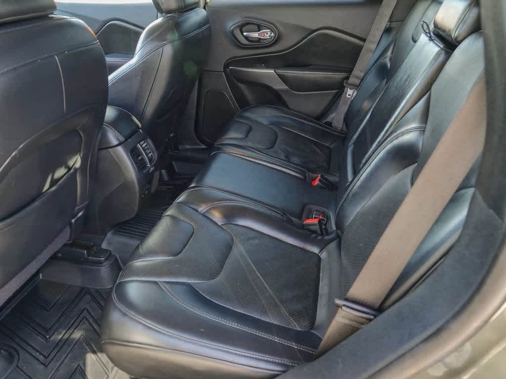 Thumbnail: 2020 Jeep Cherokee - 17