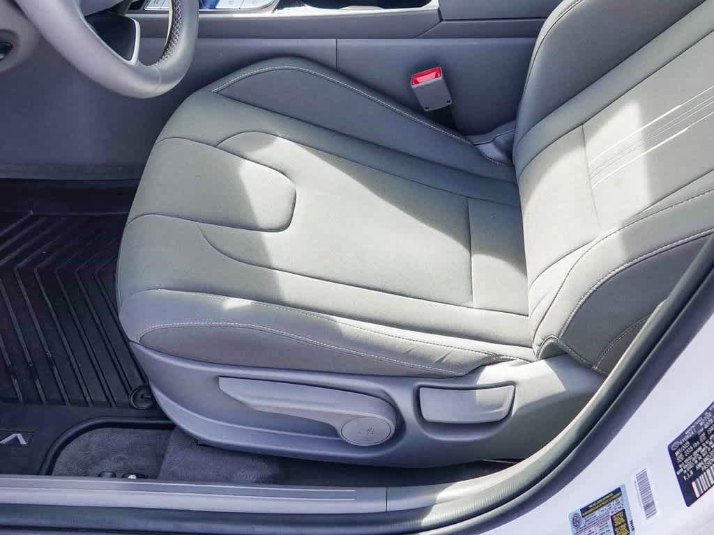 Thumbnail: 2025 Hyundai Elantra - 20