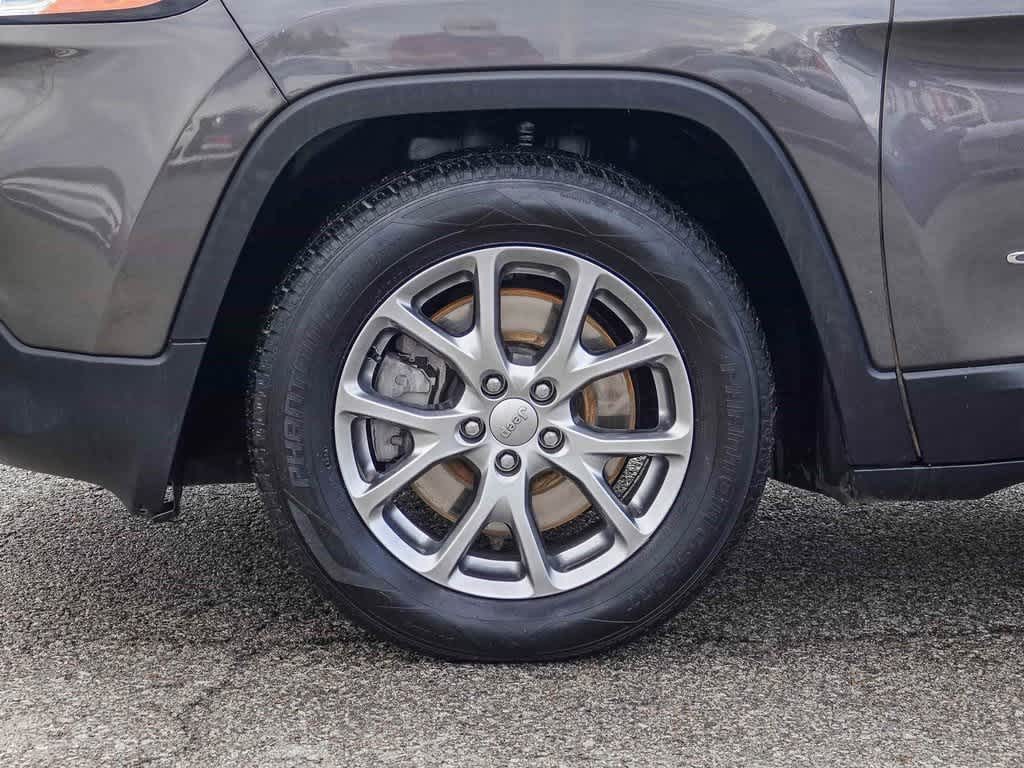 Thumbnail: 2018 Jeep Cherokee - 10