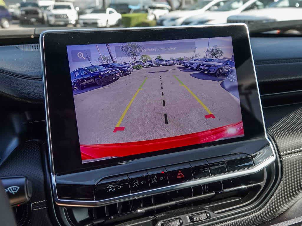 Thumbnail: 2023 Jeep Compass - 22