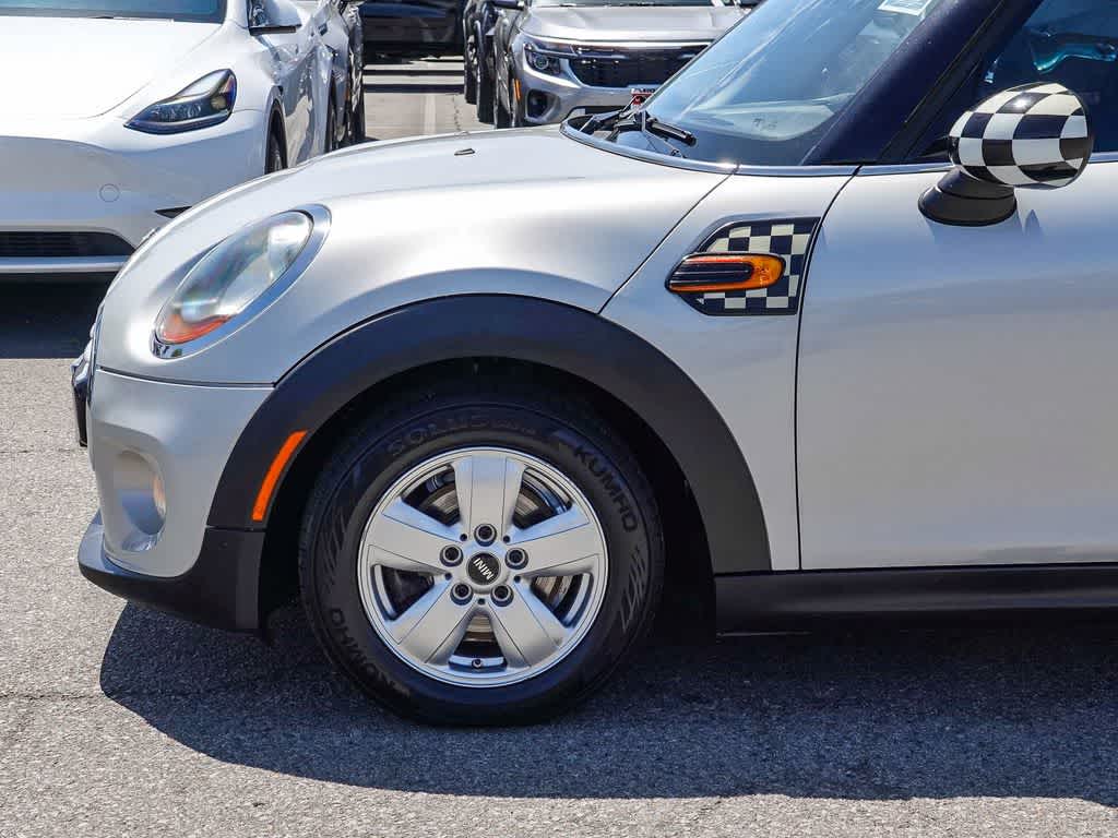 Thumbnail: 2015 MINI Cooper Hardtop - 9