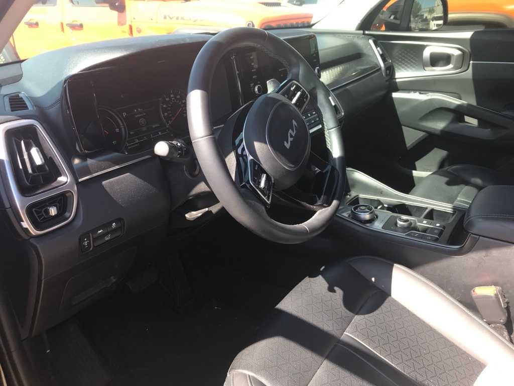 Thumbnail: 2022 Kia Sorento - 7