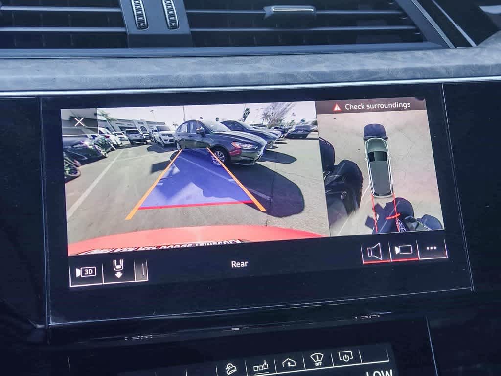 Thumbnail: 2019 Audi e-tron - 22