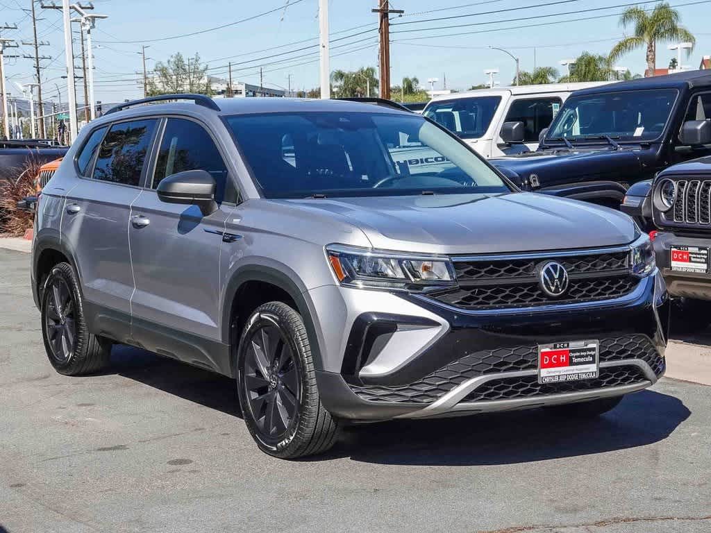 Thumbnail: 2022 Volkswagen Taos - 3