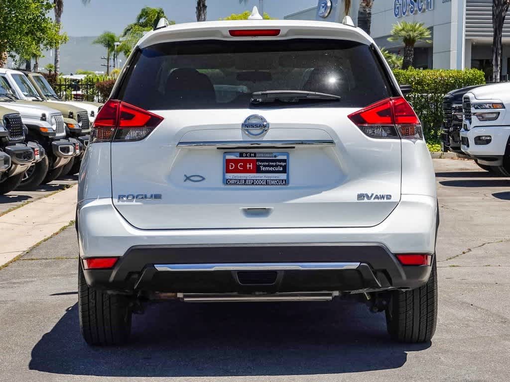 2017 Nissan Rogue SV 5