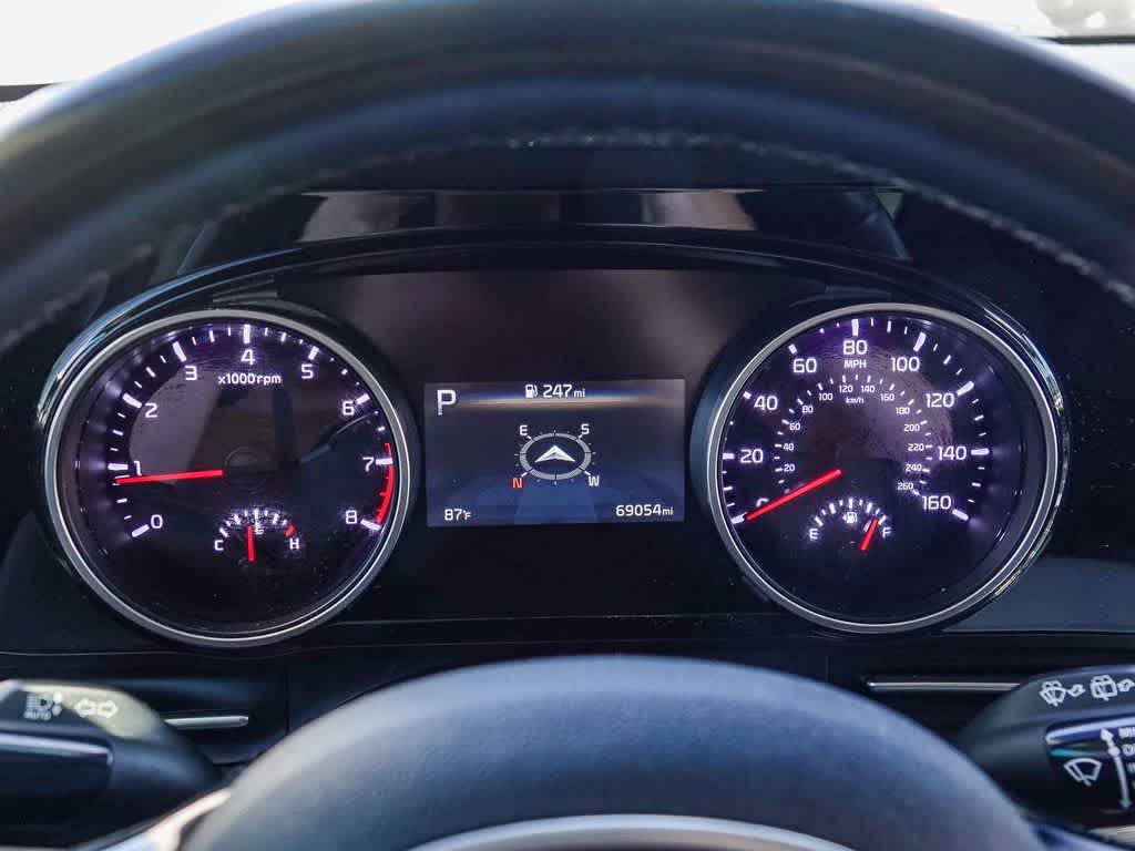 Thumbnail: 2022 Kia Carnival - 23