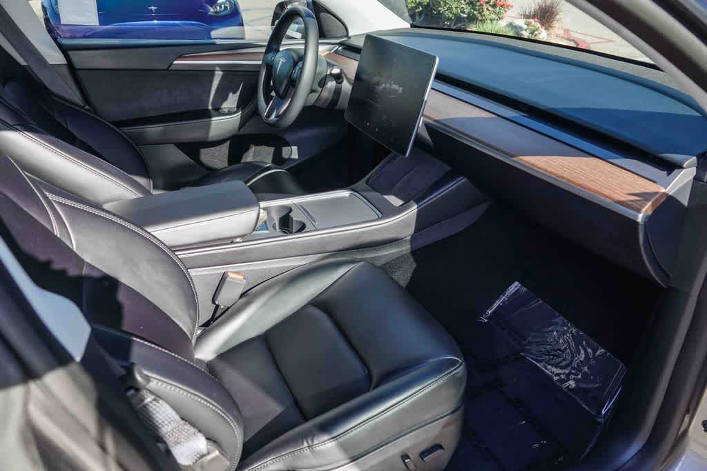 Thumbnail: 2025 Tesla Model Y - 14