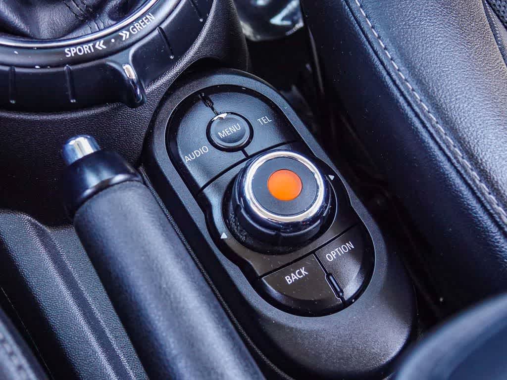 Thumbnail: 2015 MINI Cooper Hardtop - 23