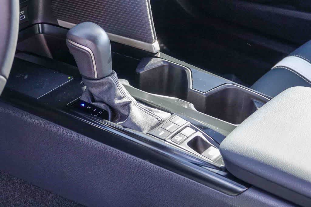 Thumbnail: 2025 Toyota Camry - 18