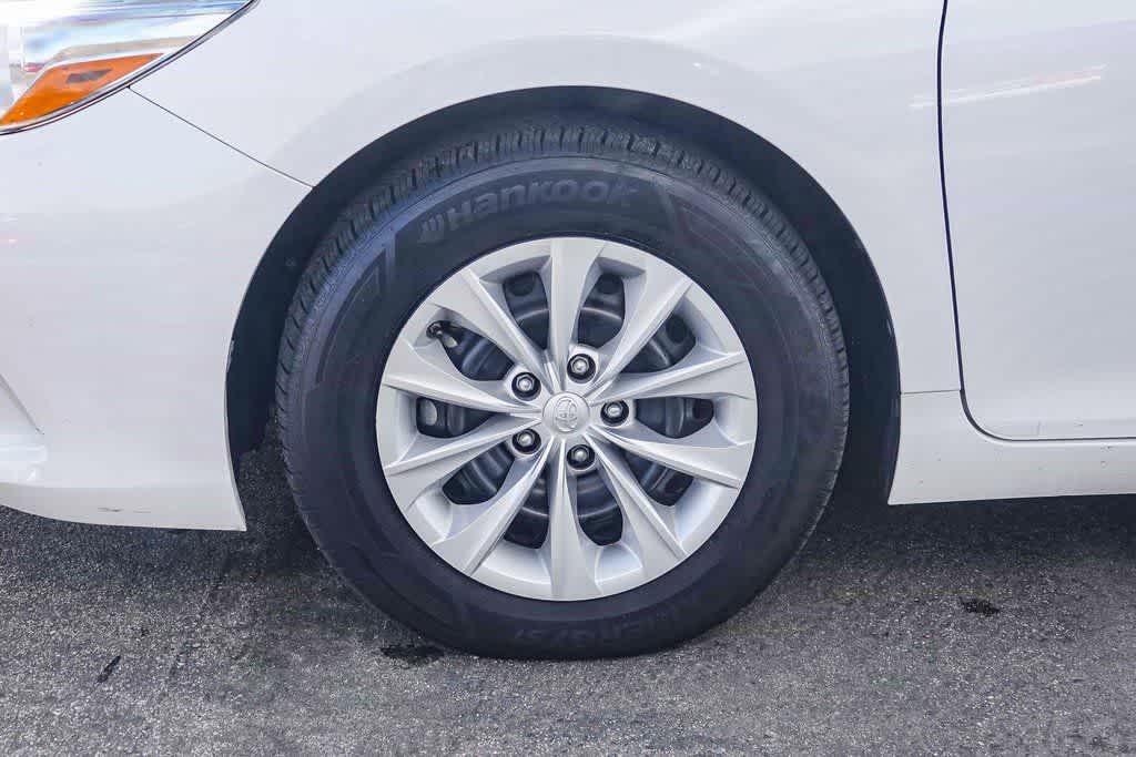 Thumbnail: 2017 Toyota Camry - 10