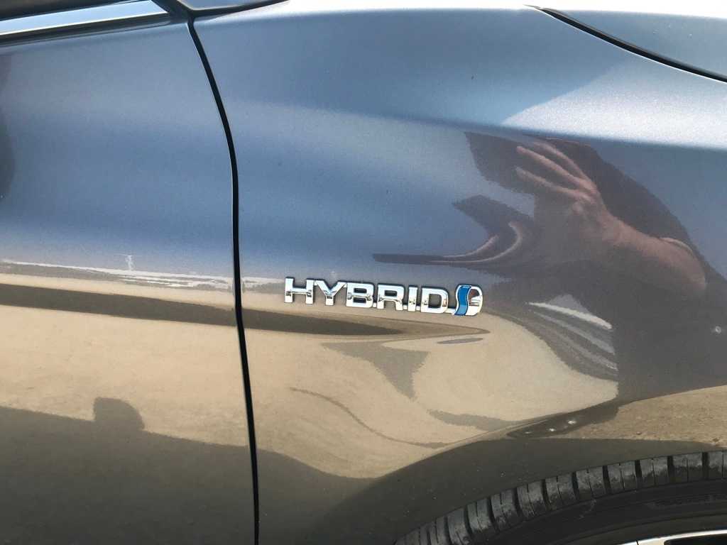 Thumbnail: 2018 Toyota Camry - 5