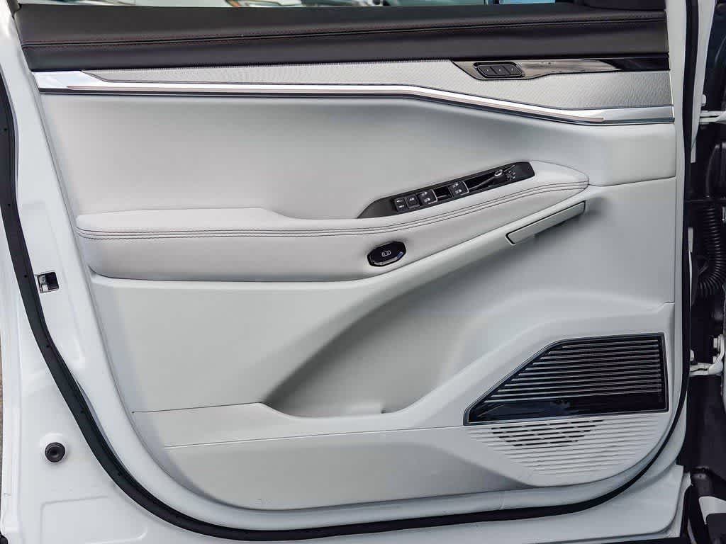 Thumbnail: 2025 Jeep Wagoneer S - 18