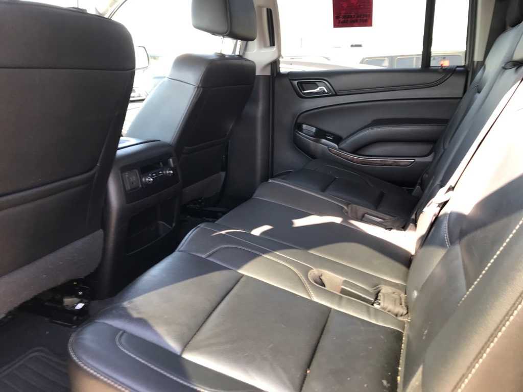 Thumbnail: 2019 Chevrolet Suburban - 6