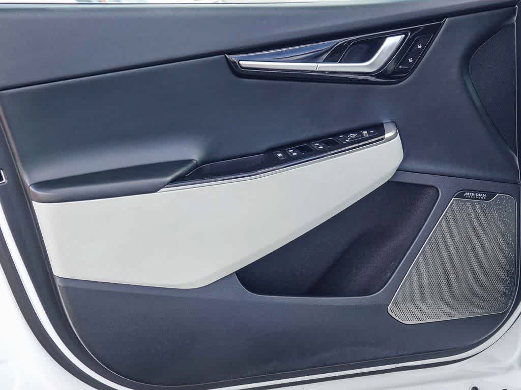 Thumbnail: 2022 Kia EV6 - 19