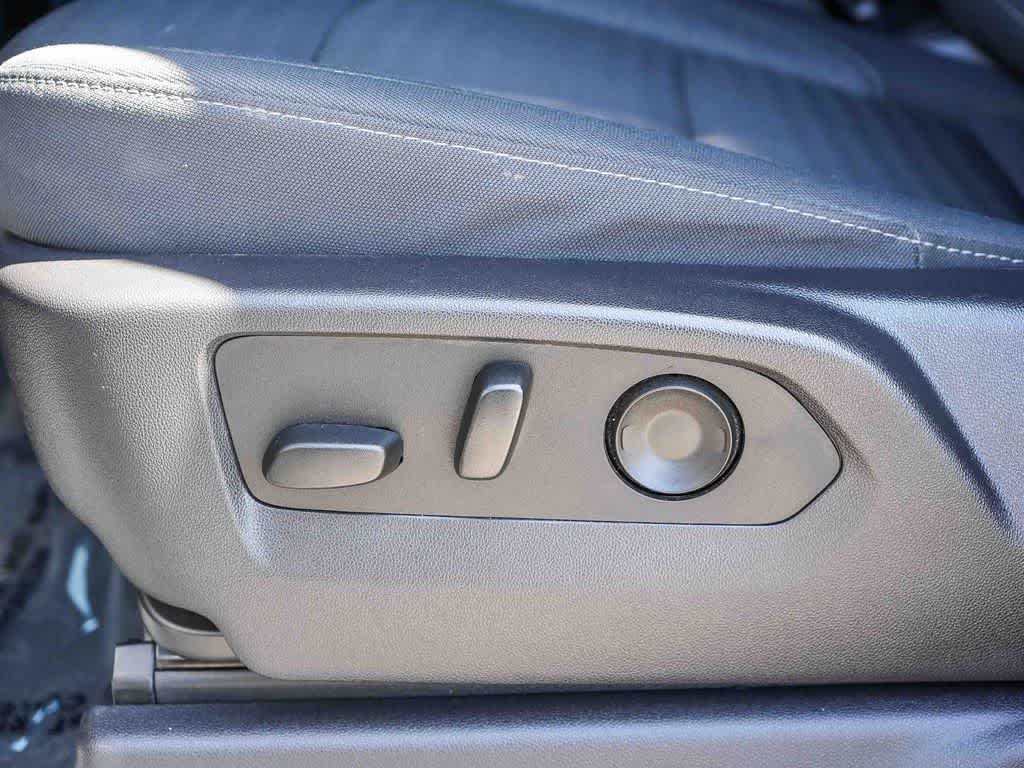 Thumbnail: 2023 Chevrolet Silverado 1500 - 21