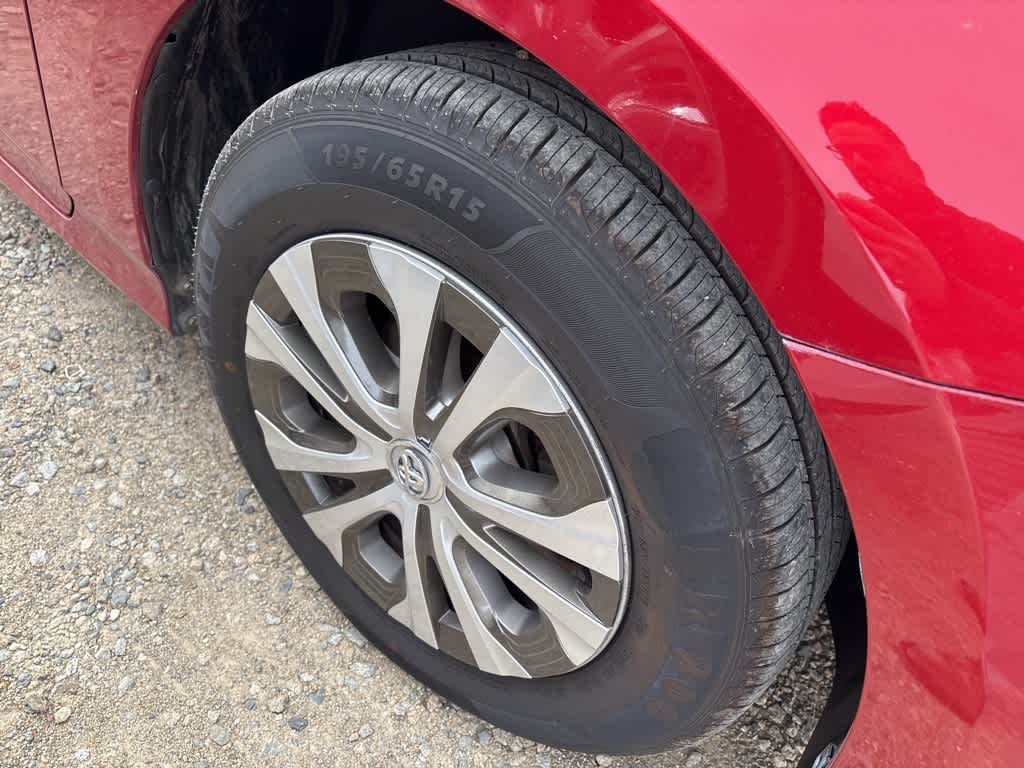 Thumbnail: 2017 Toyota Prius Prime - 4