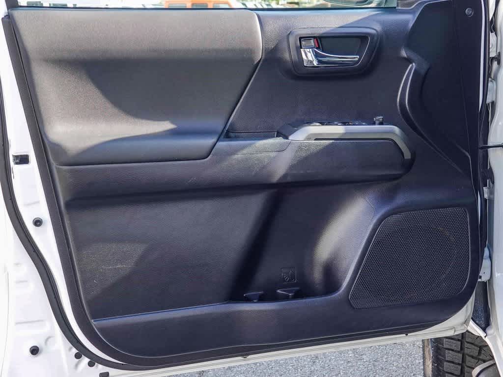 Thumbnail: 2021 Toyota Tacoma - 19