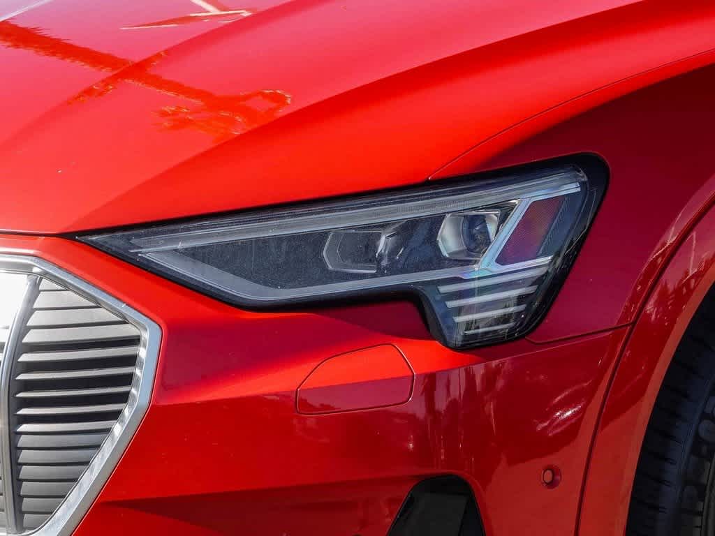 Thumbnail: 2019 Audi e-tron - 8