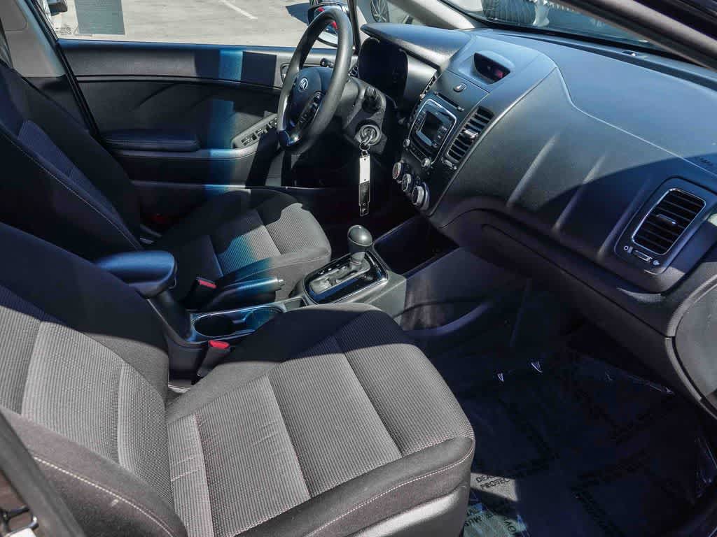 Thumbnail: 2017 Kia Forte - 15