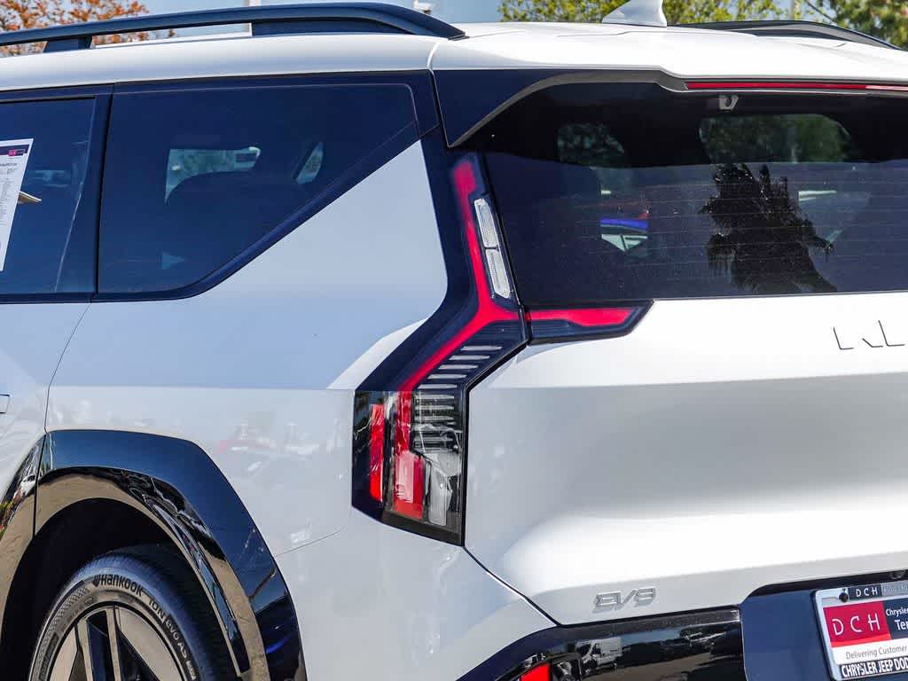 Thumbnail: 2024 Kia EV9 - 7