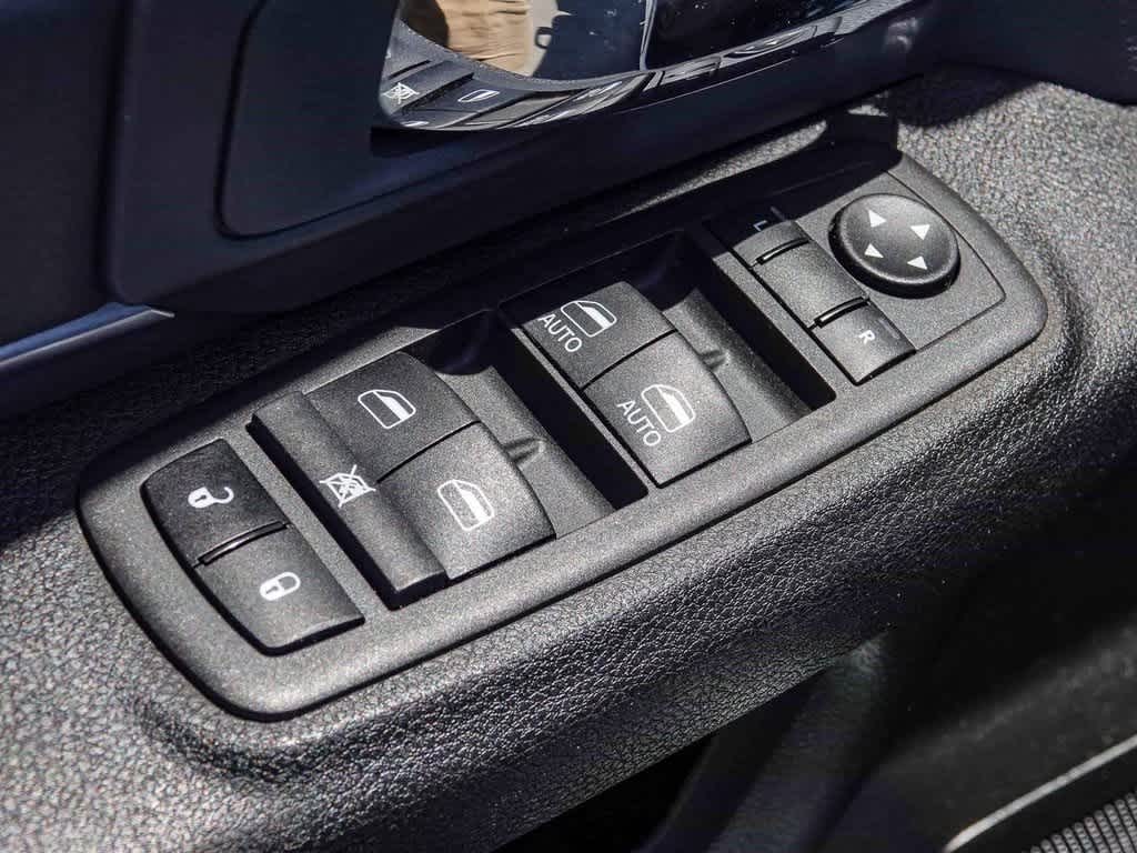 Thumbnail: 2022 RAM 1500 Classic - 21