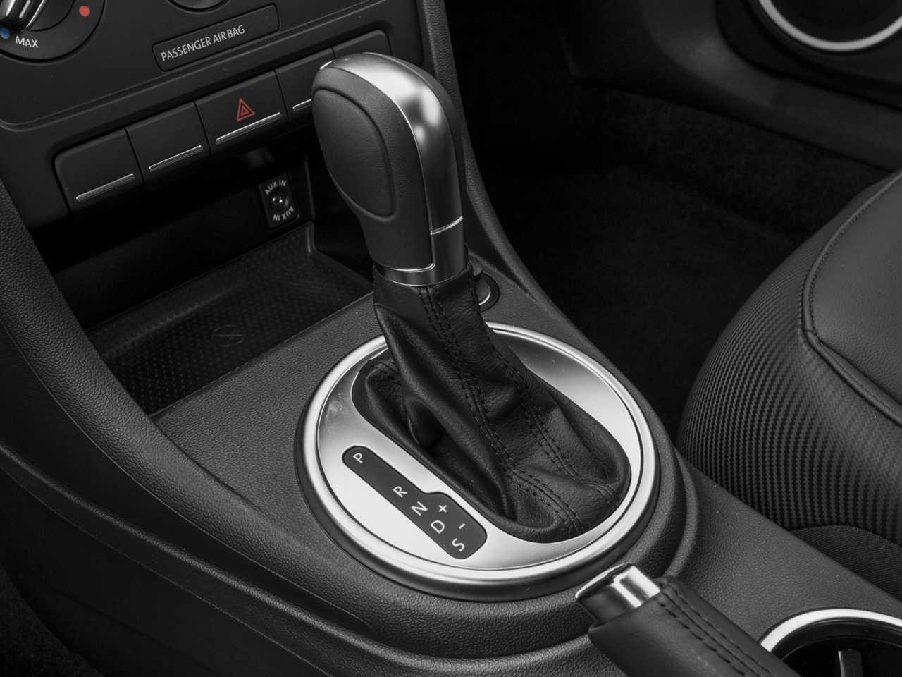 Thumbnail: 2016 Volkswagen Beetle - 8