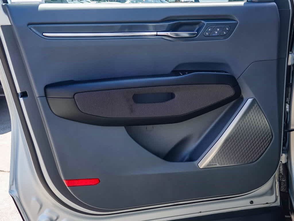 Thumbnail: 2024 Kia EV9 - 19
