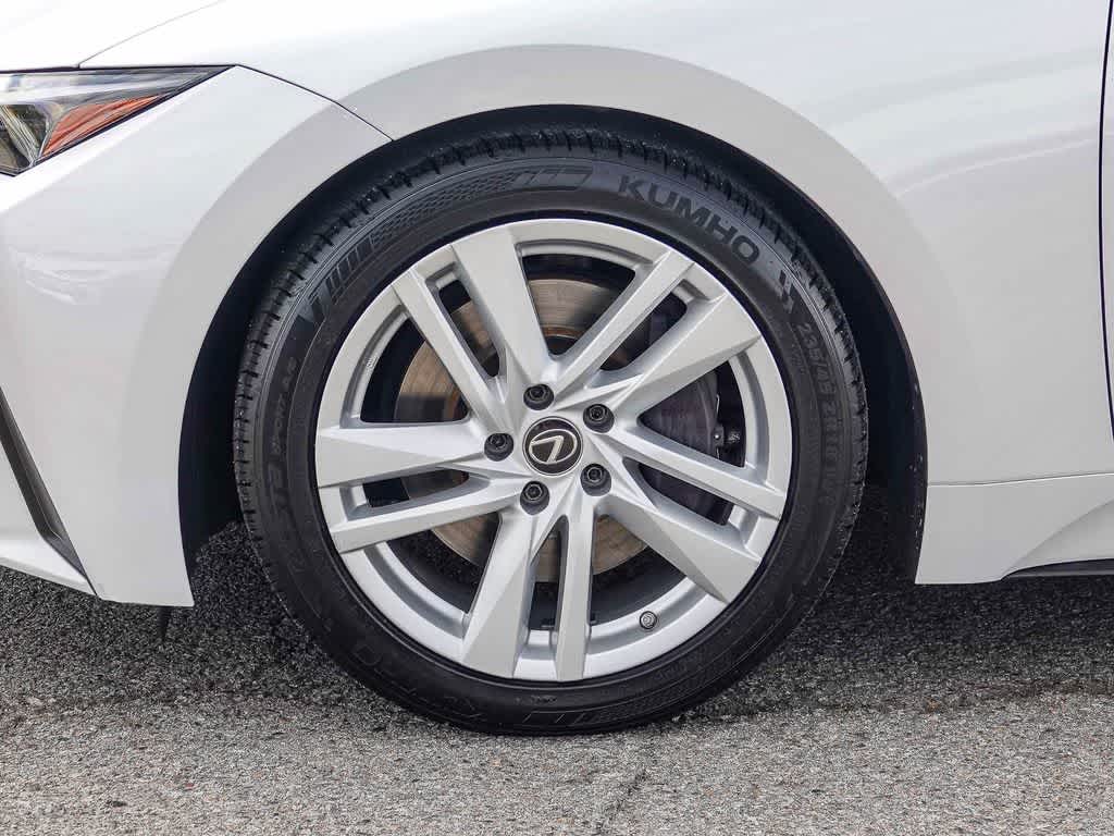 Thumbnail: 2022 Lexus IS - 10