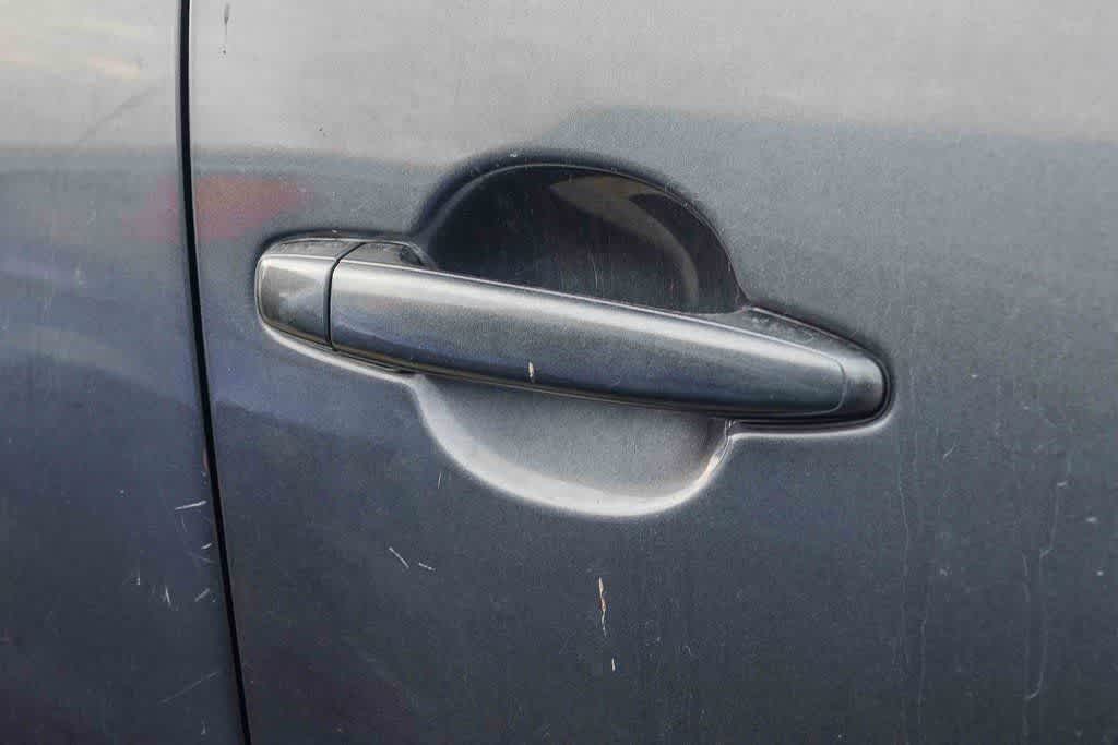 Thumbnail: 2013 Toyota Tacoma - 9