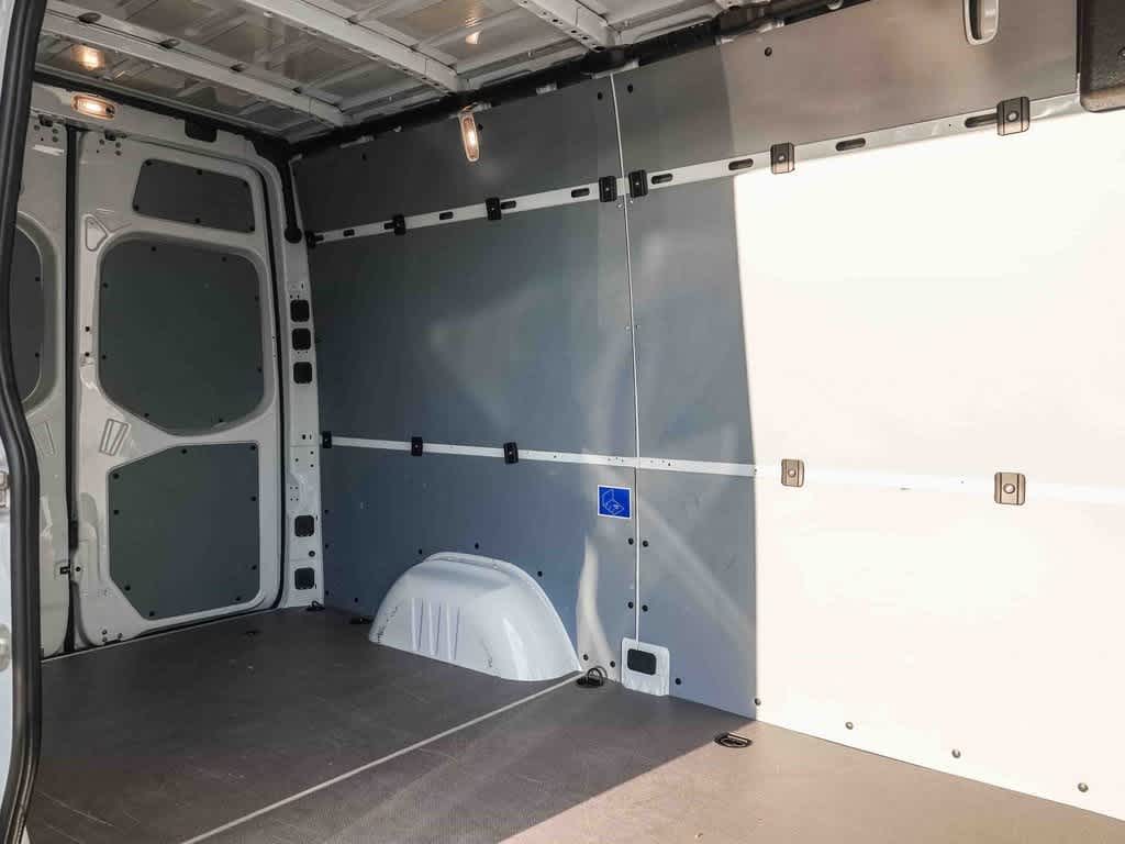 Thumbnail: 2020 Mercedes-Benz Sprinter - 15