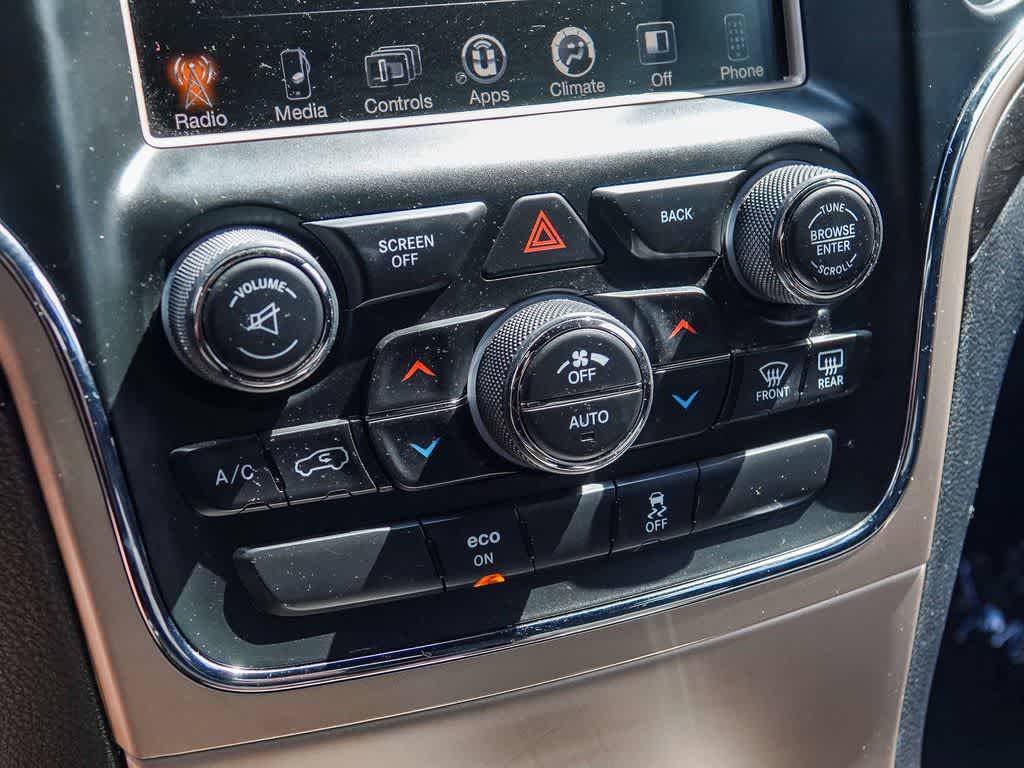 Thumbnail: 2015 Jeep Grand Cherokee - 17