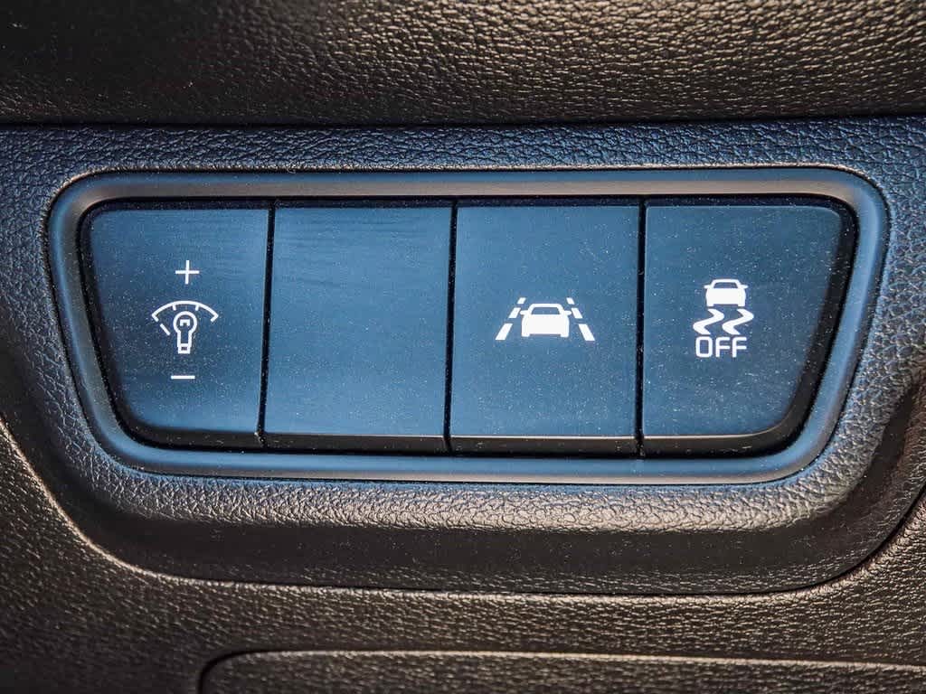 Thumbnail: 2020 Kia Forte - 27