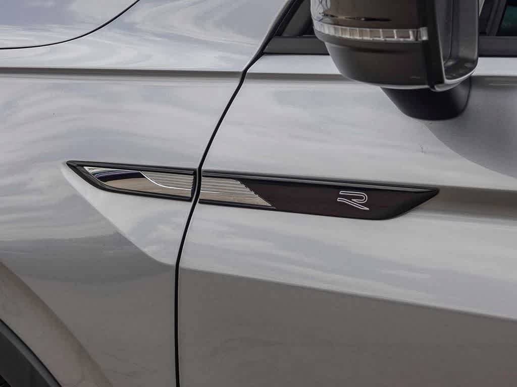 Thumbnail: 2022 Volkswagen Tiguan - 10