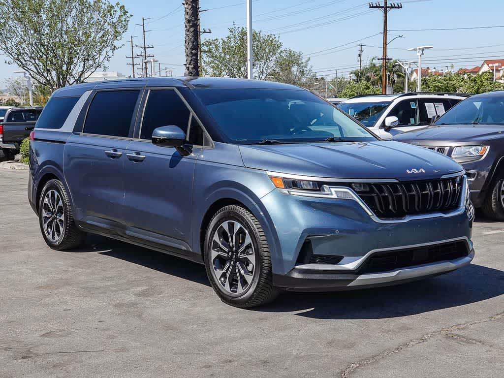 Thumbnail: 2022 Kia Carnival - 3