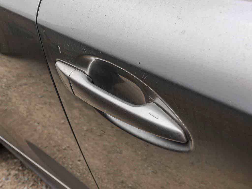 Thumbnail: 2016 Lexus IS - 9