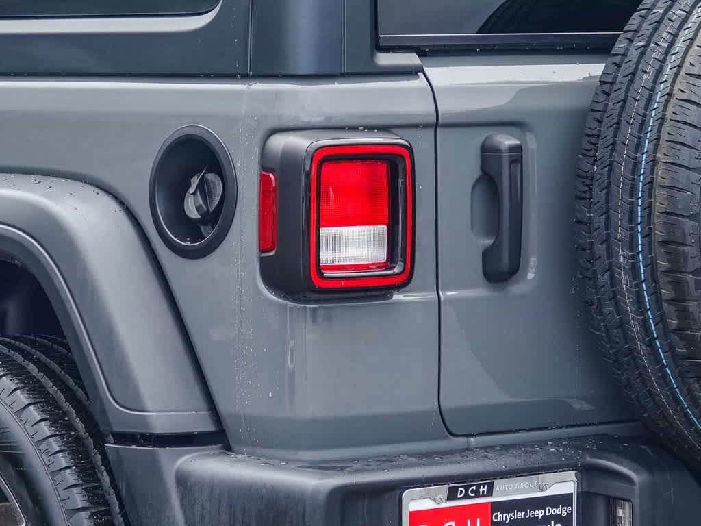 Thumbnail: 2021 Jeep Wrangler - 7