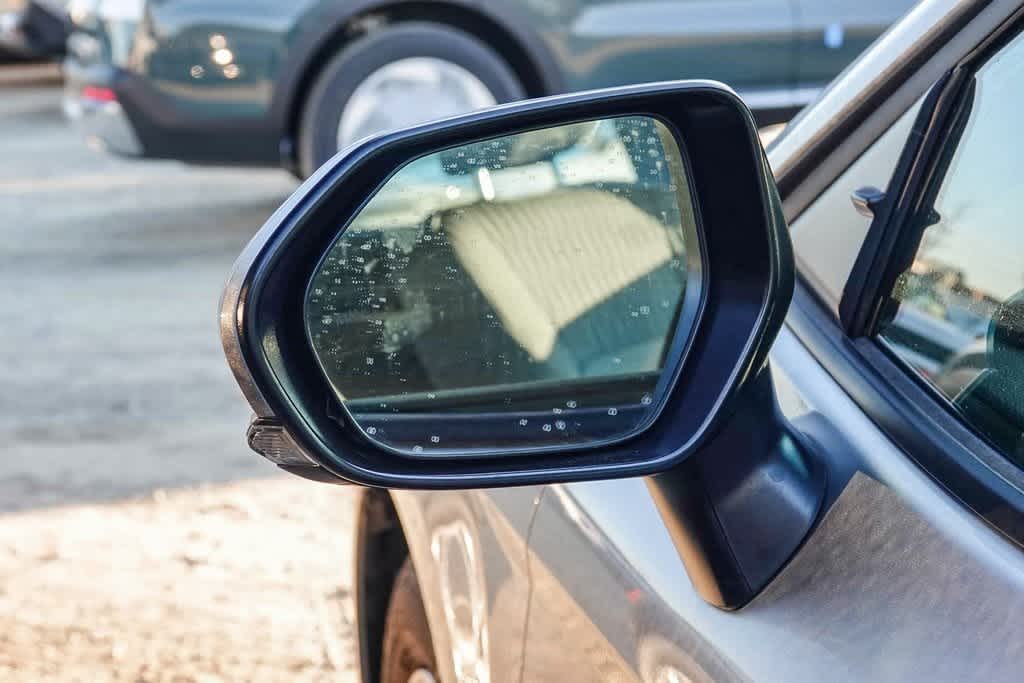 Thumbnail: 2025 Toyota Camry - 17