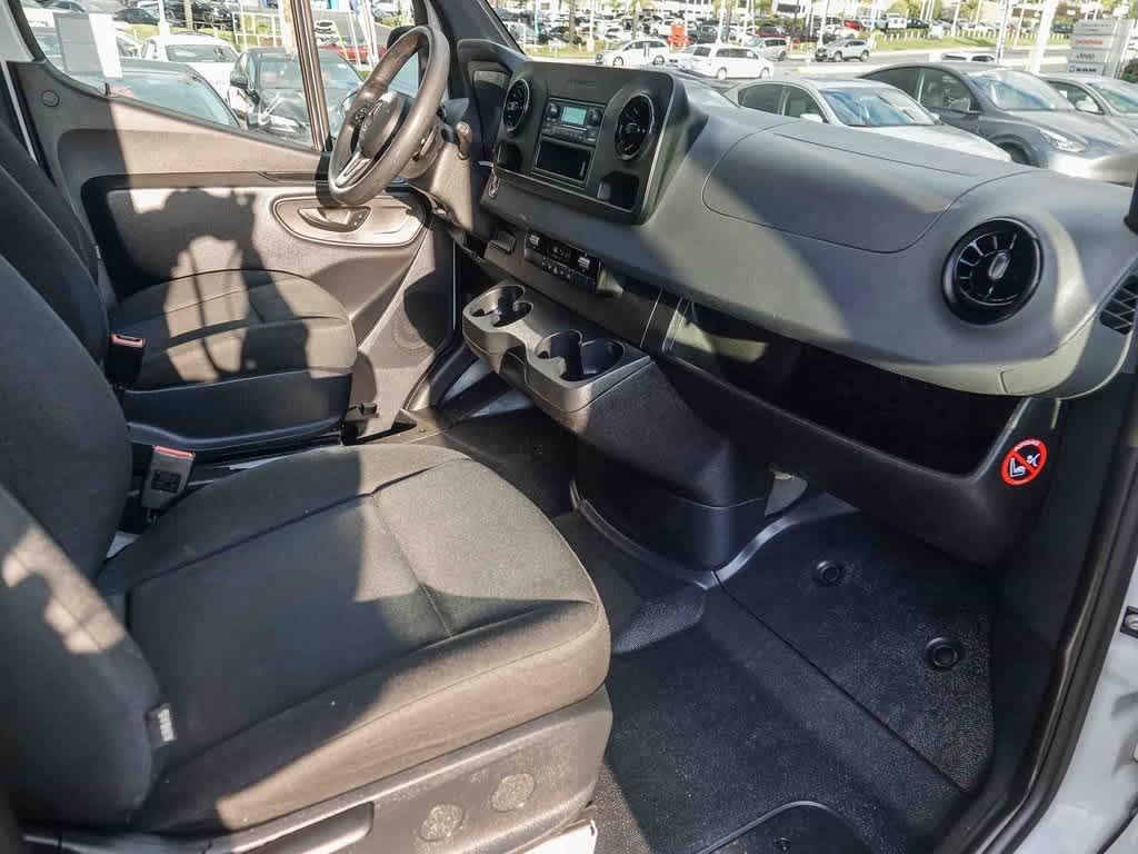 Thumbnail: 2020 Mercedes-Benz Sprinter - 16