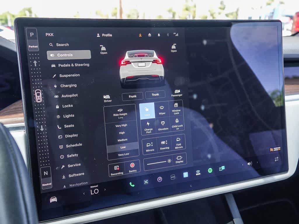 Thumbnail: 2022 Tesla Model X - 21