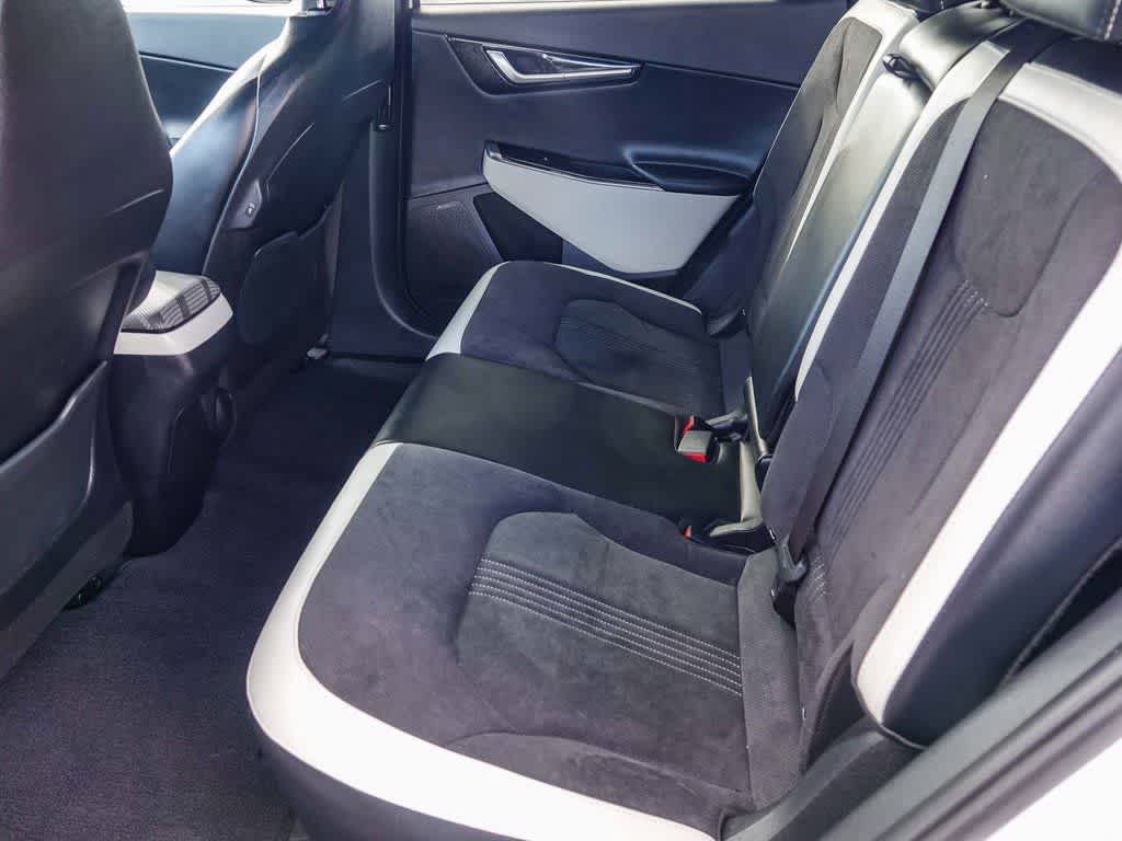 Thumbnail: 2022 Kia EV6 - 17