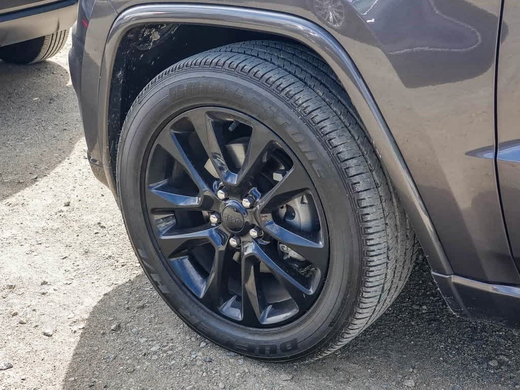 Thumbnail: 2020 Jeep Grand Cherokee - 20