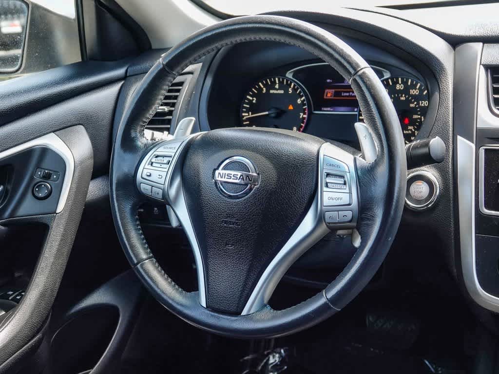 Thumbnail: 2017 Nissan Altima - 14