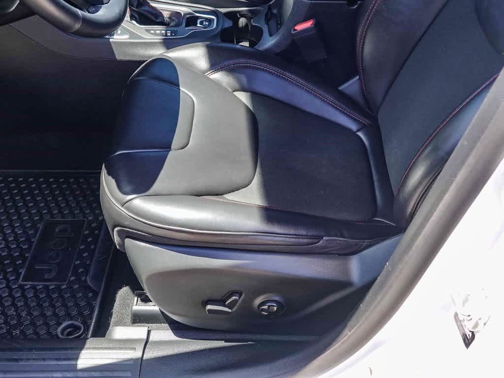 Thumbnail: 2021 Jeep Cherokee - 20