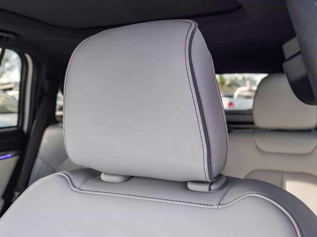 Thumbnail: 2025 Jeep Wagoneer S - 24